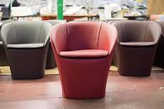 poltroncina per da letto moderna poltroncina moderna a pozzetto rivestita in pelle idfdesign poltroncina per da letto moderna poltroncina moderna a pozzetto rivestita in pelle idfdesign