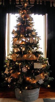 piedistallo per albero di natale 25 idee originali per rivestire la base dell albero di piedistallo per albero di natale 25 idee originali per rivestire la base dell albero di