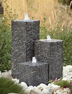 Springbrunnen aus Granit に対する画像結果.サイズ: 143 x 185。ソース: www.mecci.de