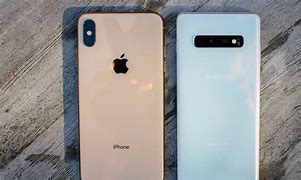 Image result for Samsung Galaxy S10 vs iPhone XS