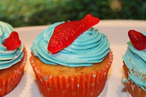 Image result for Fish Tank Cupcakes