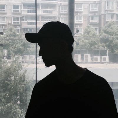 qq头像男生伤感孤独_qq男生头像_我要个性网