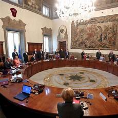 oggi consiglio dei ministri manovra 2018 oggi sul tavolo consiglio dei ministri oggi consiglio dei ministri manovra 2018 oggi sul tavolo consiglio dei ministri