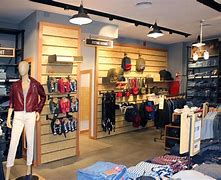 Image result for Pared De Accesorios En Tienda Levi's