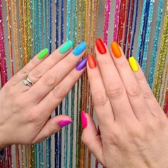 Rainbow nails, tante idee per sfoggiare unghie arcobaleno | Trucchi.tv