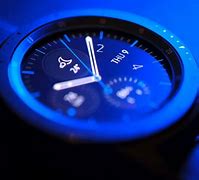 Image result for Smartwatch 5 Samsung Características GSM