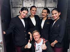 qatar cabin crew qatar airways experience them all qatar cabin crew qatar airways experience them all