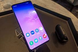 Image result for Samsung S10 vs iPhone 8