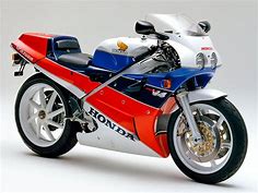1987年登場の高性能スポーツモデルVFR750R(RC30)のリフレッシュプランをホンダが開始 | バイクニュース | タンデムスタイル