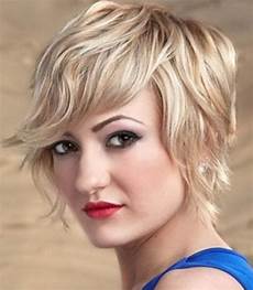 Short Hairstyles For Wavy Hair And Square Face