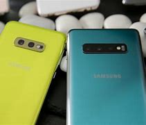 Image result for Galaxy S10e vs iPhone SE Screen Size