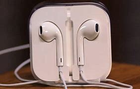 Image result for What earbuds come with the iPhone 7%3F