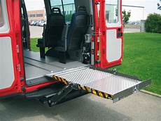 pedane per disabili sollevatore elettroidraulico per furgone per il trasporto pedane per disabili sollevatore elettroidraulico per furgone per il trasporto