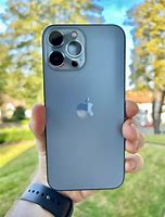 Image result for iPhone 13 Com Capa Azul