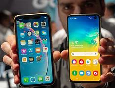 Image result for Galaxy S10 vs iPhone XR Size