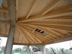 tetto a padiglione in legno progetto legno roma strutture in legno lamellare e tetto a padiglione in legno progetto legno roma strutture in legno lamellare e