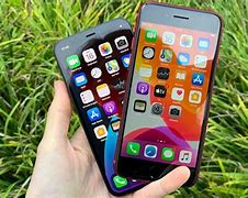 Image result for iPhone 7 vs SE