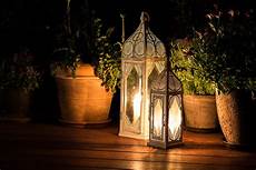 lanterne per candele da esterno candele da esterno per decorare giardini e terrazzi lanterne per candele da esterno candele da esterno per decorare giardini e terrazzi