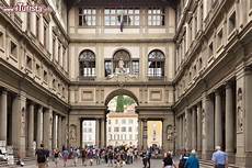ingresso uffizi firenze corte interna dell edificio della galleria foto ingresso uffizi firenze corte interna dell edificio della galleria foto