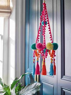 Chandelier boheme pompons coloré à suspendre Talking Tables - Achat | Pom pom crafts, Crafts, Diy crafts