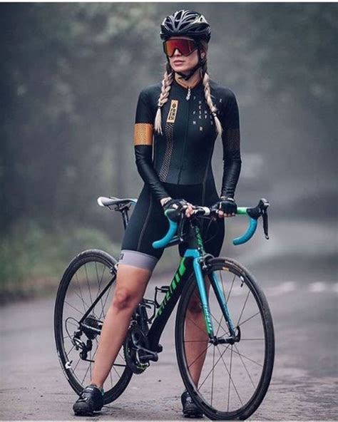 Sexy Women In Bike Shorts