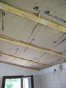 isolare controsoffitto come isolare il controsoffitto in legno con la di vetro isolare controsoffitto come isolare il controsoffitto in legno con la di vetro