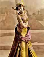 Mata Hari-साठीचा प्रतिमा निकाल. आकार: 155 x 200. स्रोत: brewerwasking.blogspot.com