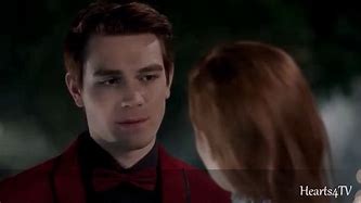 Image result for Riverdale Cheryl and Archie Kiss