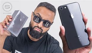 Image result for Black iPhone SE vs Space Gray iPhone 8