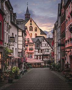 Bernkastel-Kues 📸 by... - Germany Art & Architecture | Facebook