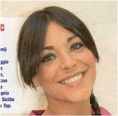 doccia pelosa donna nuda con fica pelosa sotto doccia doccia pelosa donna nuda con fica pelosa sotto doccia