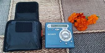 Image result for Sony MiniDisc Walkman 700