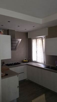 controsoffitto cartongesso con faretti foto cucina con rivestimento in resina e controsoffitto controsoffitto cartongesso con faretti foto cucina con rivestimento in resina e controsoffitto
