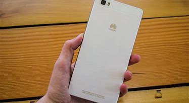 Image result for Huawei P8 Lite Skarm