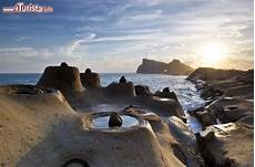candele strane yehliu geopark a taiwan e le strane candele di mare candele strane yehliu geopark a taiwan e le strane candele di mare