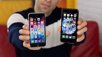 Image result for iPhone SE vs iPhone 4