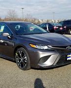 Image result for Toyota Camry SE 2018 Gris