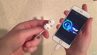 Image result for iPhone 7 EarPods