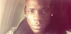 casa piã mondo mario balotelli pazzo della sua piccola pia la mostra al casa piã mondo mario balotelli pazzo della sua piccola pia la mostra al
