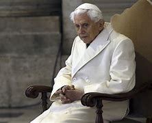 Image result for Pemakan Paus Benedictus XVI