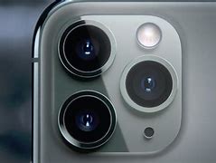 Image result for iPhone SE 2022 vs iPhone 13 Mini Camera