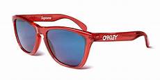 oakley supreme oakley x supreme sunglasses hypebeast oakley supreme oakley x supreme sunglasses hypebeast