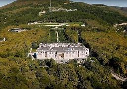 Image result for Vladimir Poutine Chateau