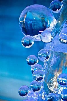 Blue Ice Bubbles by Cheryl Baxter | Zdjęcia, Makrofotografia i Tapety