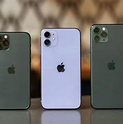 Image result for iPhone 11 vs iPhone SE 2 Size