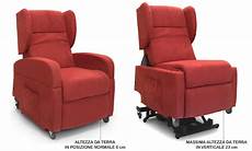 poltrona con ruote poltrona per disabili elettrica reclinabile con alzata in poltrona con ruote poltrona per disabili elettrica reclinabile con alzata in