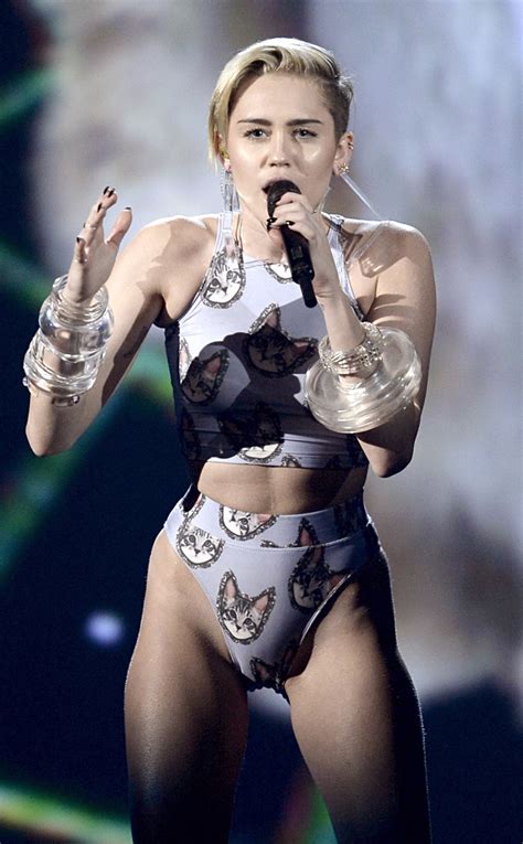 Miley Cyrus Figa