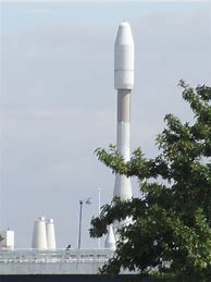 Image result for Lanceur Ariane 5