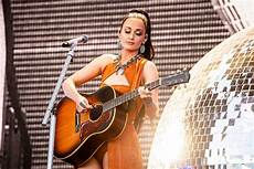 Musgraves Miranda Lambert To Receive Awards At 2019
