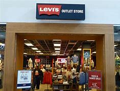 Image result for Pared De Accesorios En Tienda Levi's